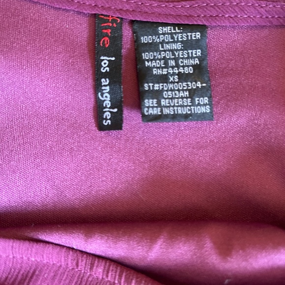 Maroon Bell, Pleated Sleeve Dress (Size X-Small) - Picture 3 of 3